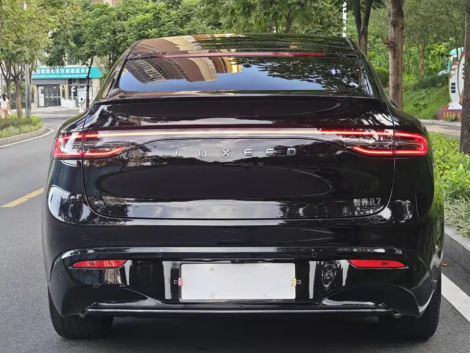 Luxeed R7