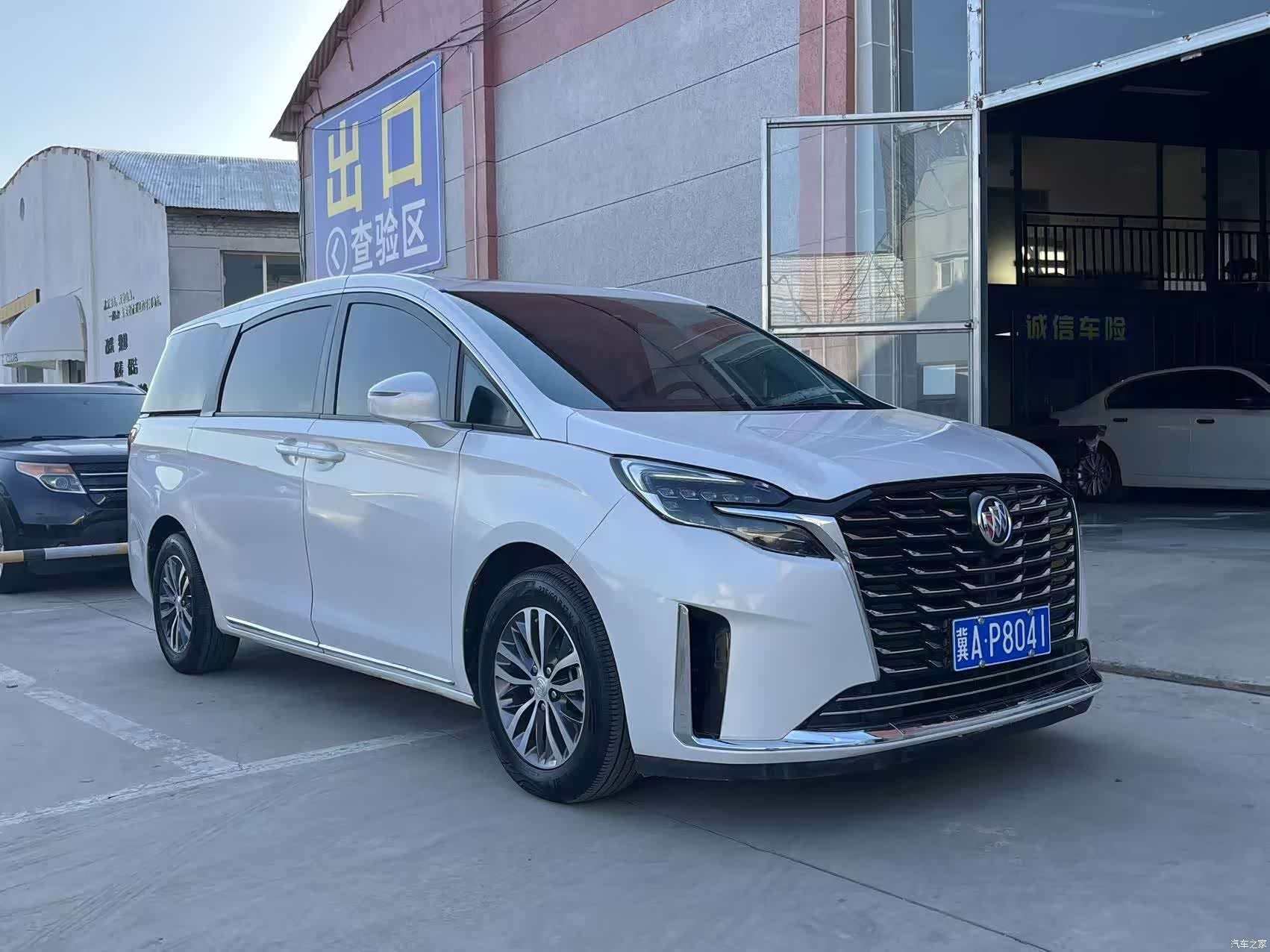 Buick GL8, 2023 3