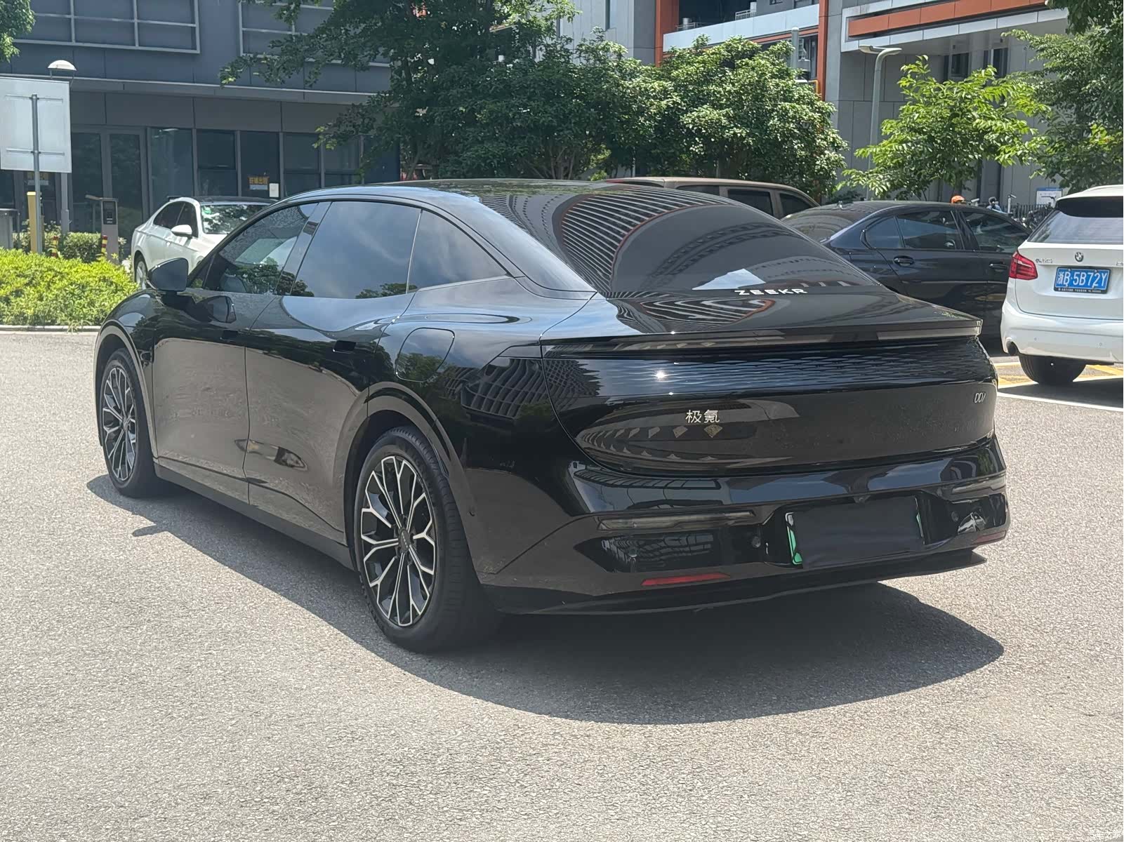 Zeekr 007, 2024 25