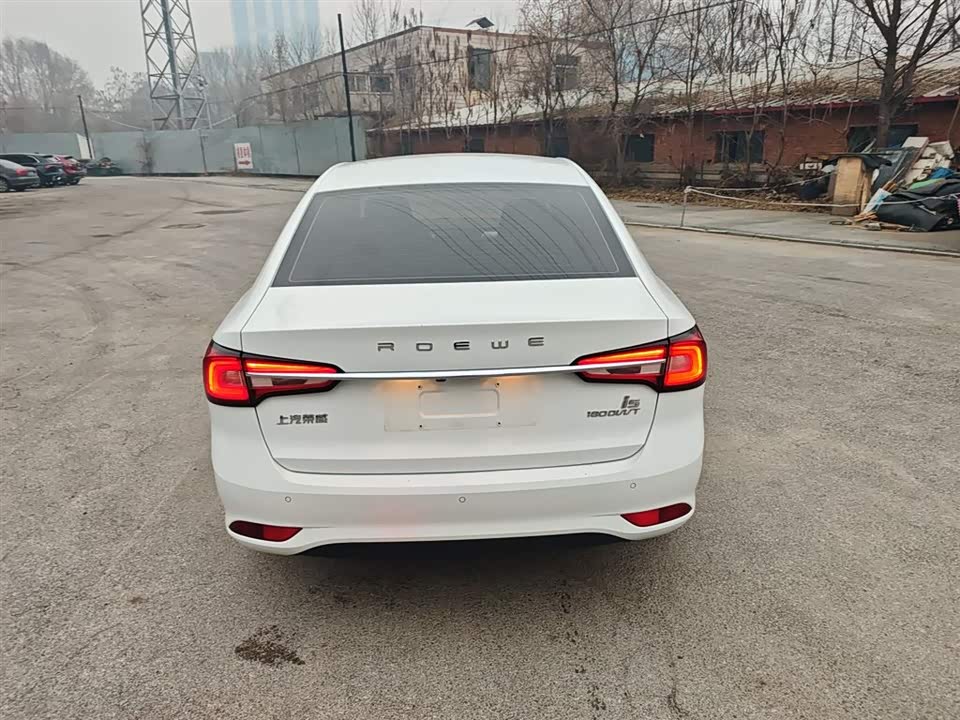 Roewe i5