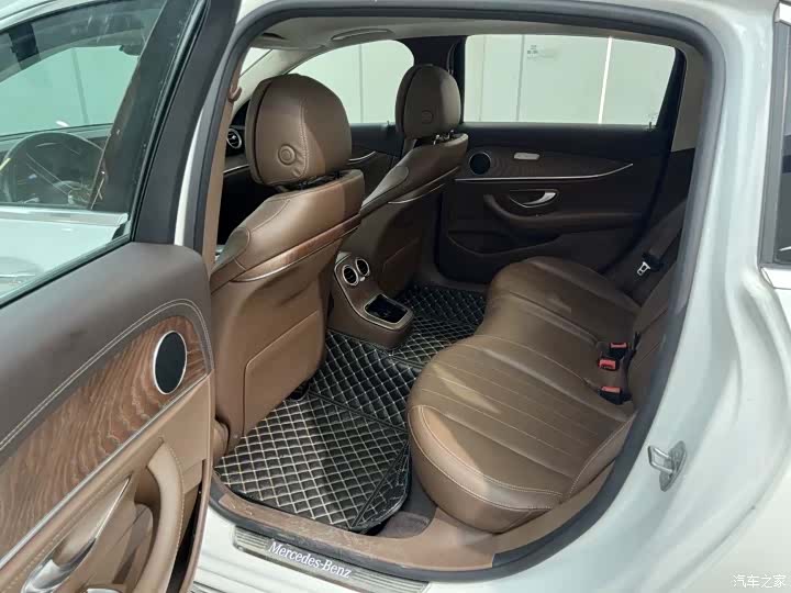 Mercedes-Benz E-Class, 2023 8