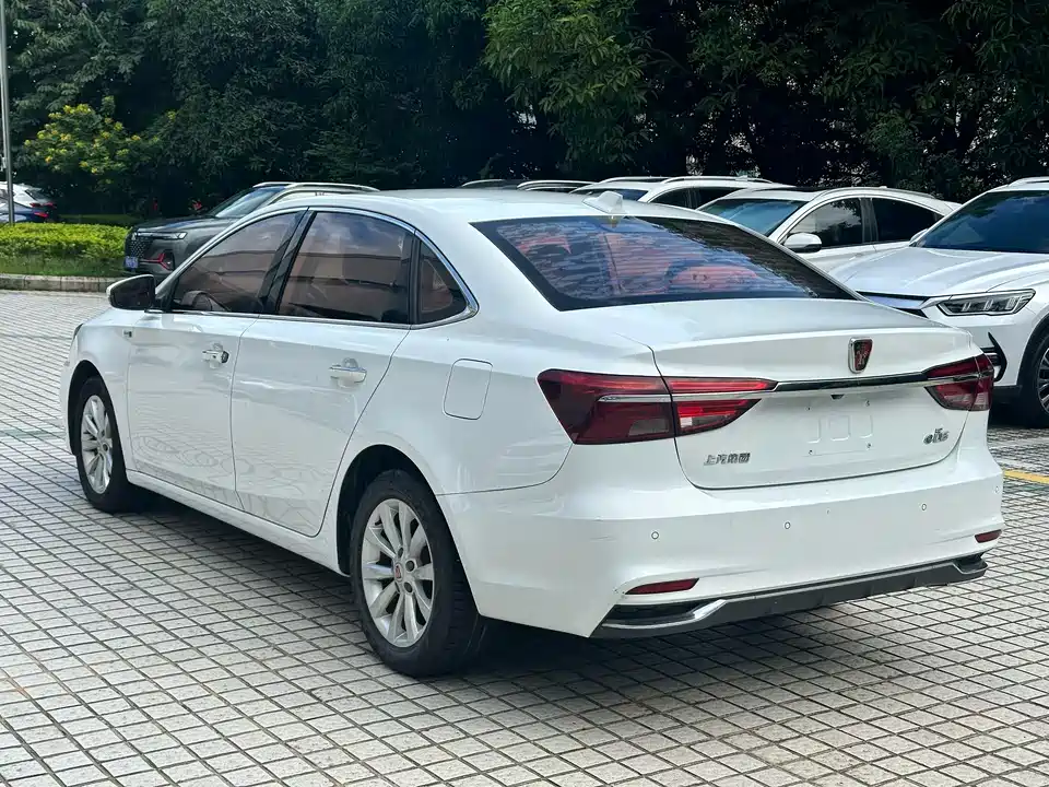 Roewe i6