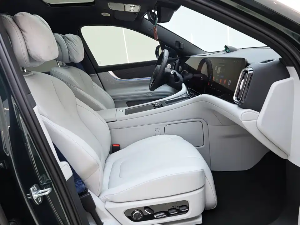 AITO Ask the world M9