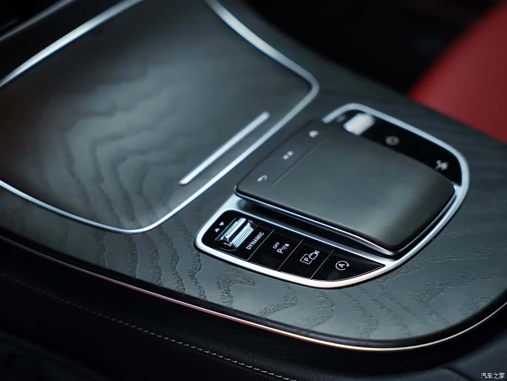 Mercedes-Benz E-Class, 2024 31