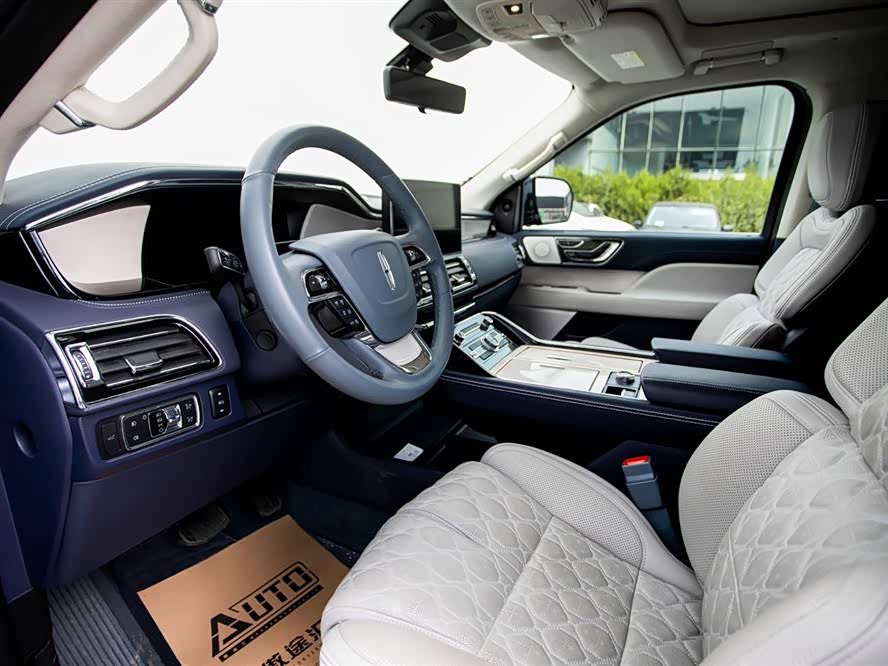 Lincoln Navigator One