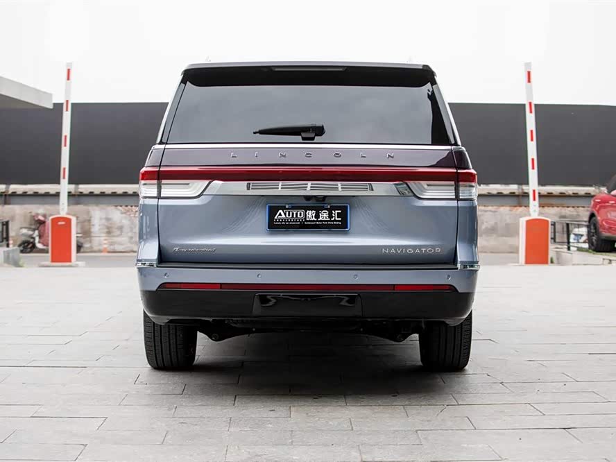 Lincoln Navigator One