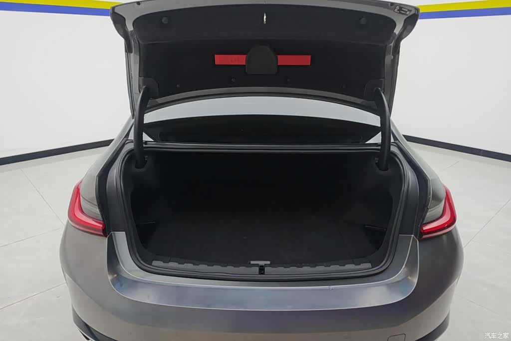 BMW i3, 2023 4