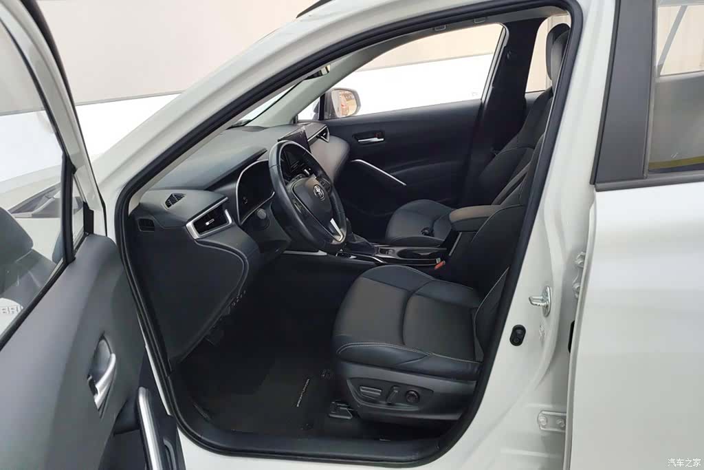 Toyota Frontlander, 2023 9