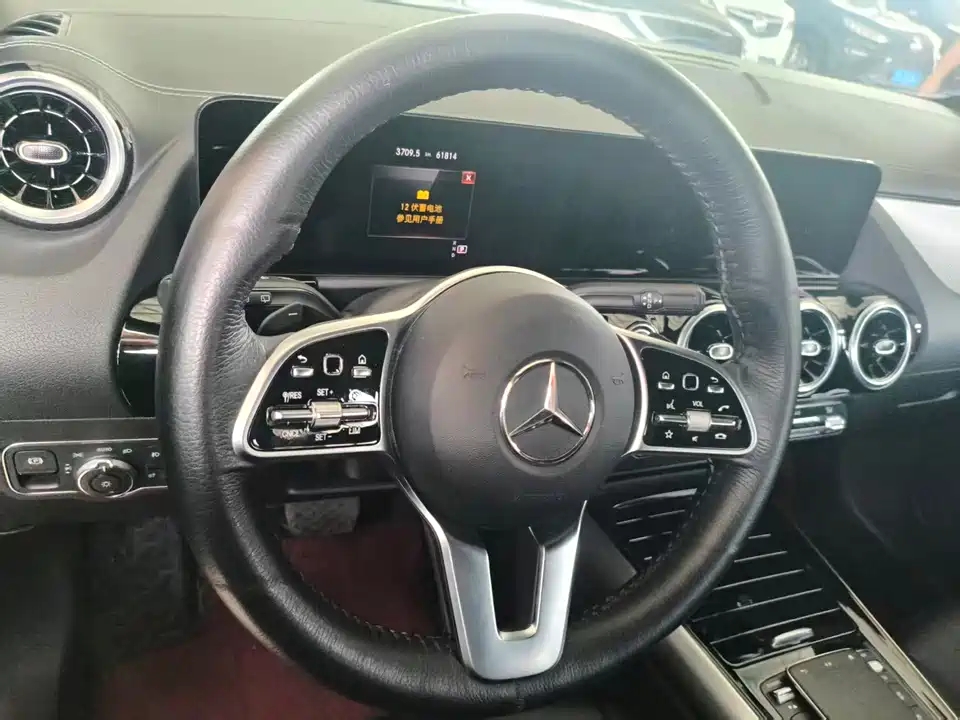 Mercedes-Benz GLA Mercedes-Benz GLA