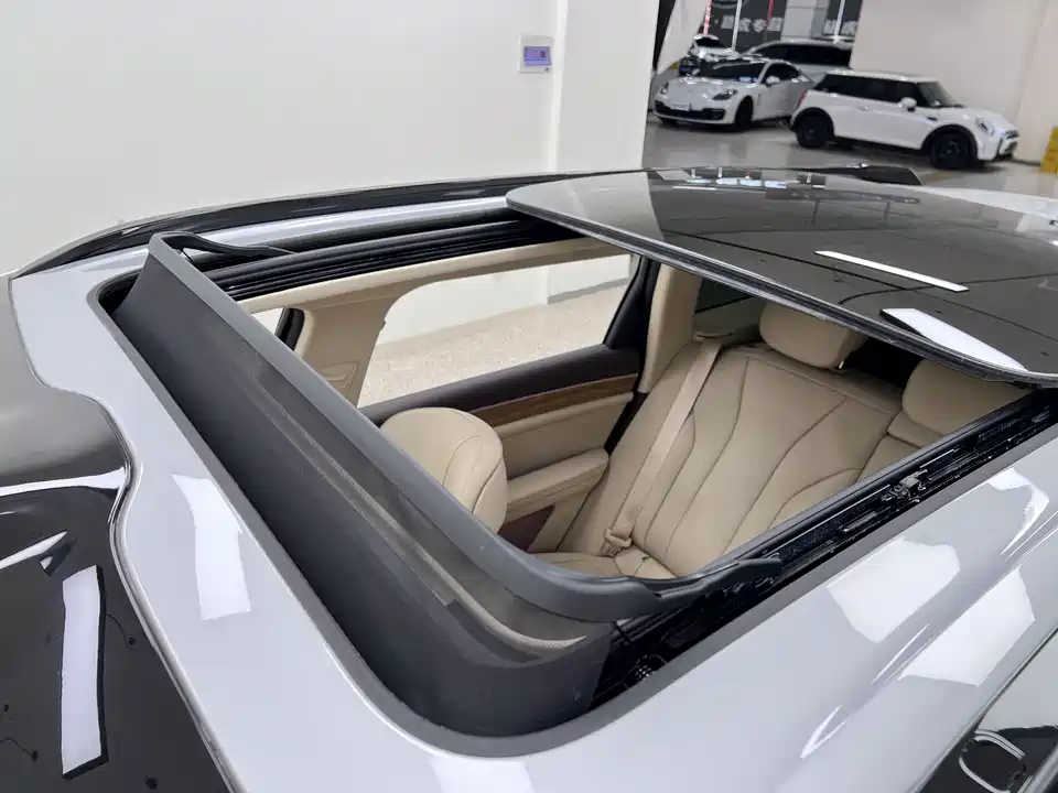 AITO Ask the world M7