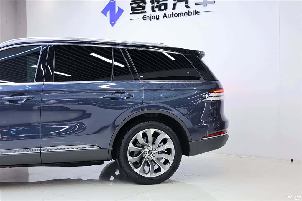 Lincoln Aviator, 2022 4