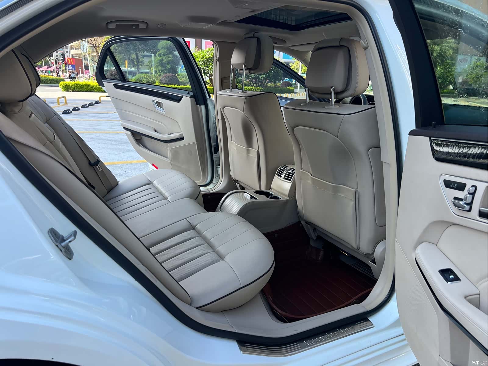 Mercedes-Benz E-Class, 2015 12