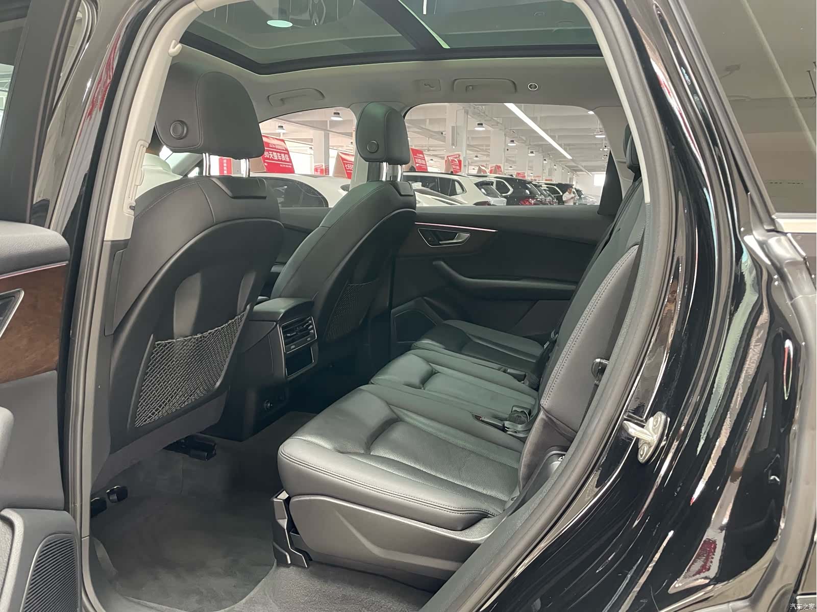 Audi Q7, 2022 10