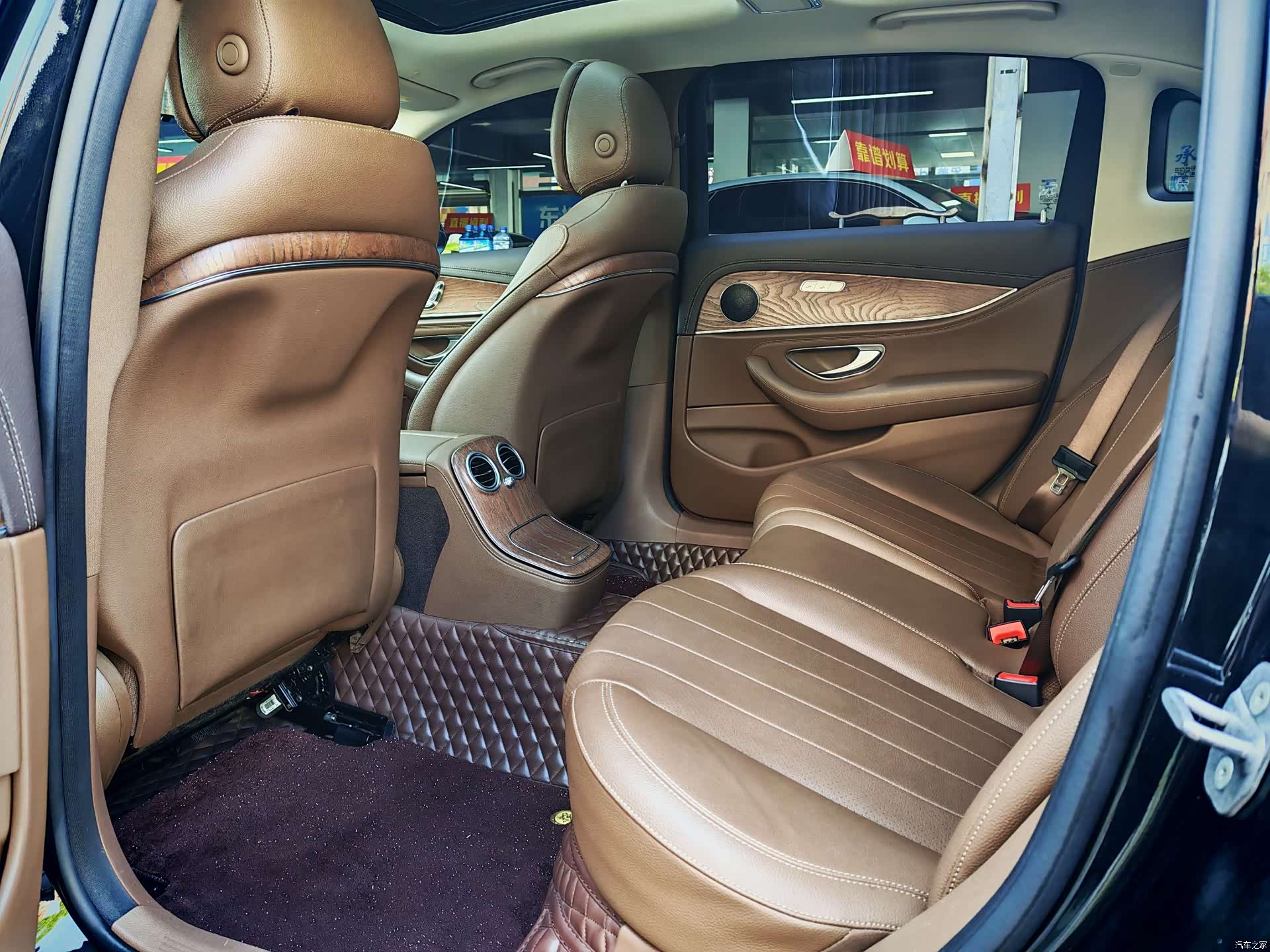 Mercedes-Benz E-Class, 2022 4