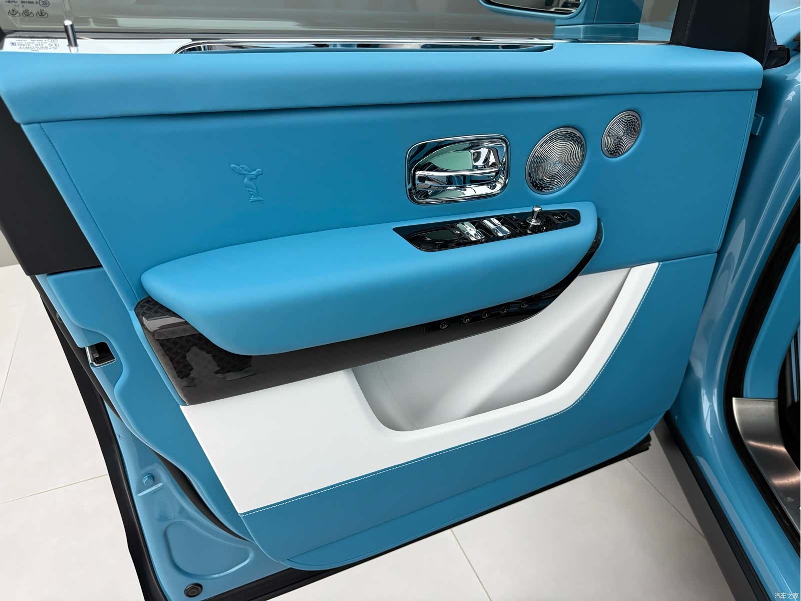 Rolls-Royce Cullinan, 2022 11