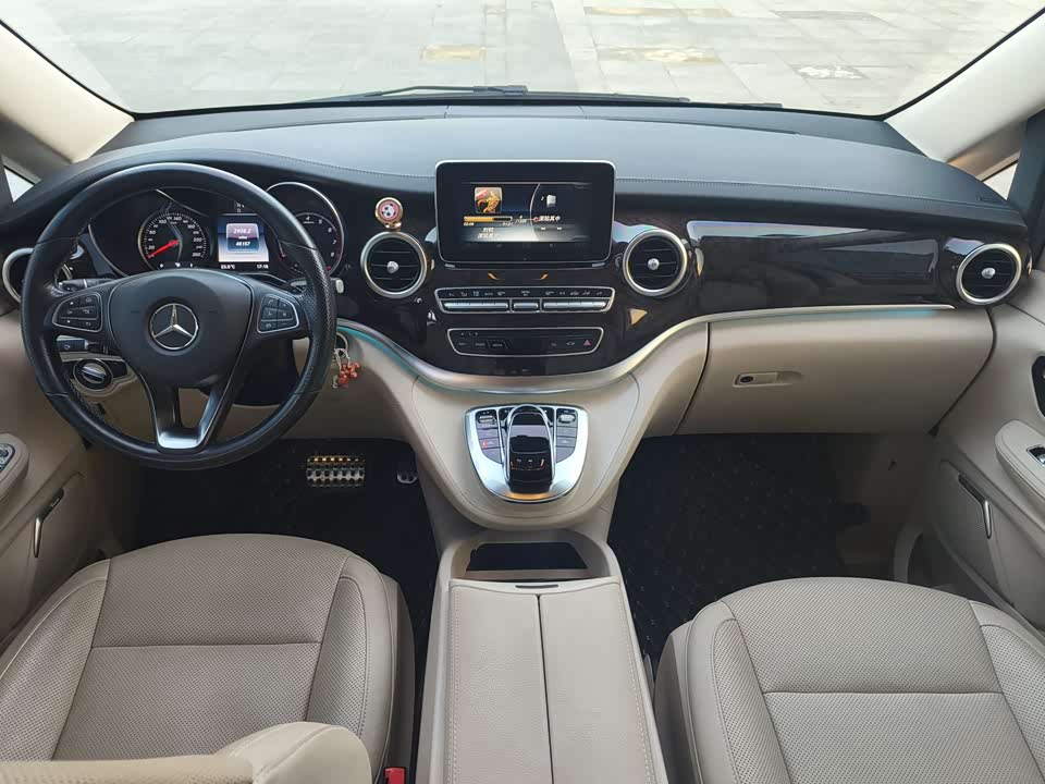 Mercedes-Benz V-class