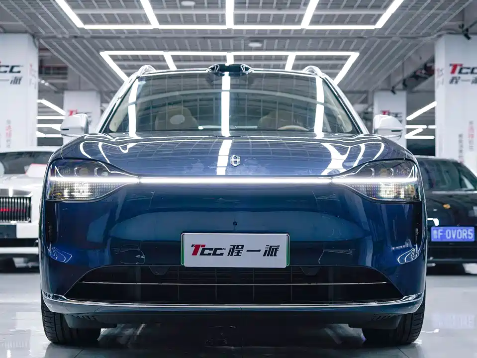 AITO Ask the world M9