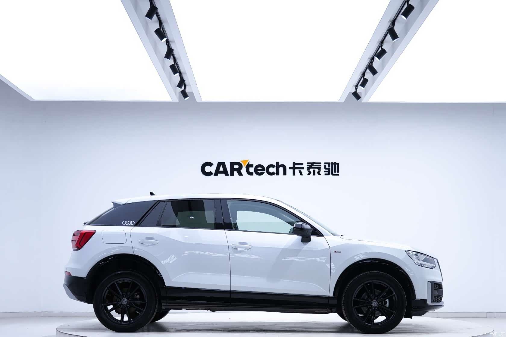 Audi Q2L, 2021 4