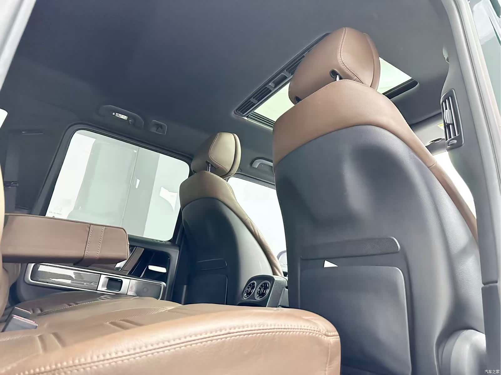 Mercedes-Benz G-Class, 2019 11