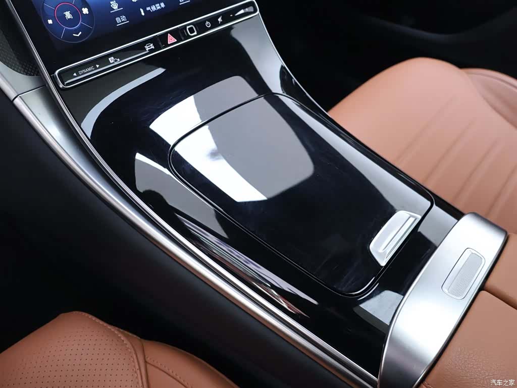 Mercedes-Benz GLC, 2023 12
