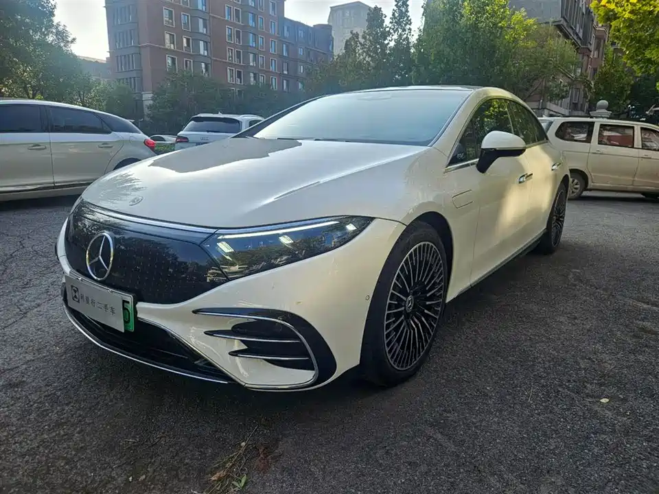 Mercedes-Benz EQS
