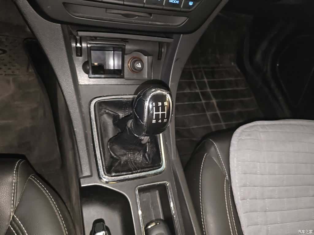 Geely Emgrand, 2017 14