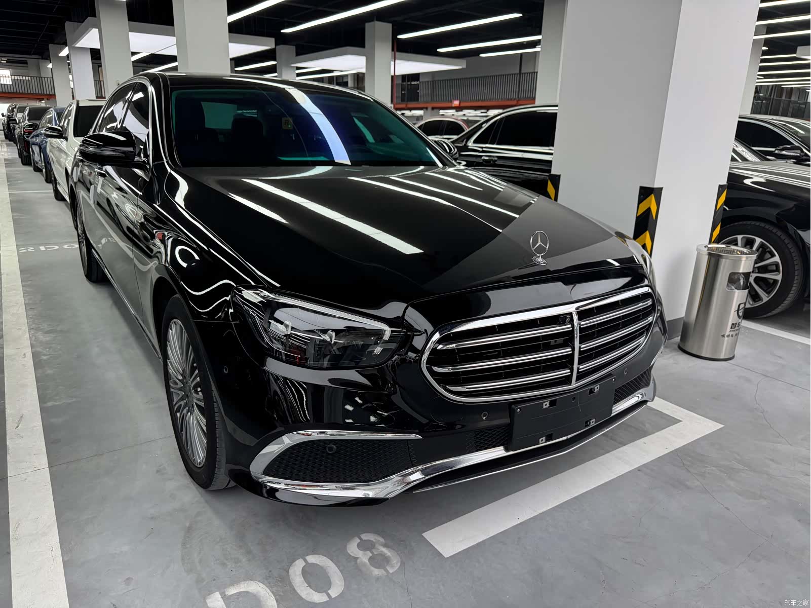 Mercedes-Benz E-Class, 2023 3
