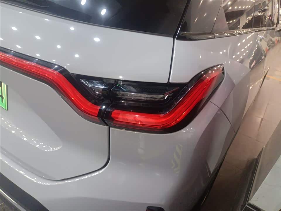 NIO ES6
