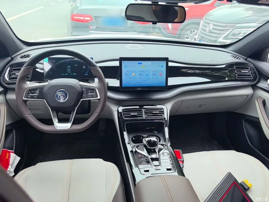 BYD Qin, 2025 10