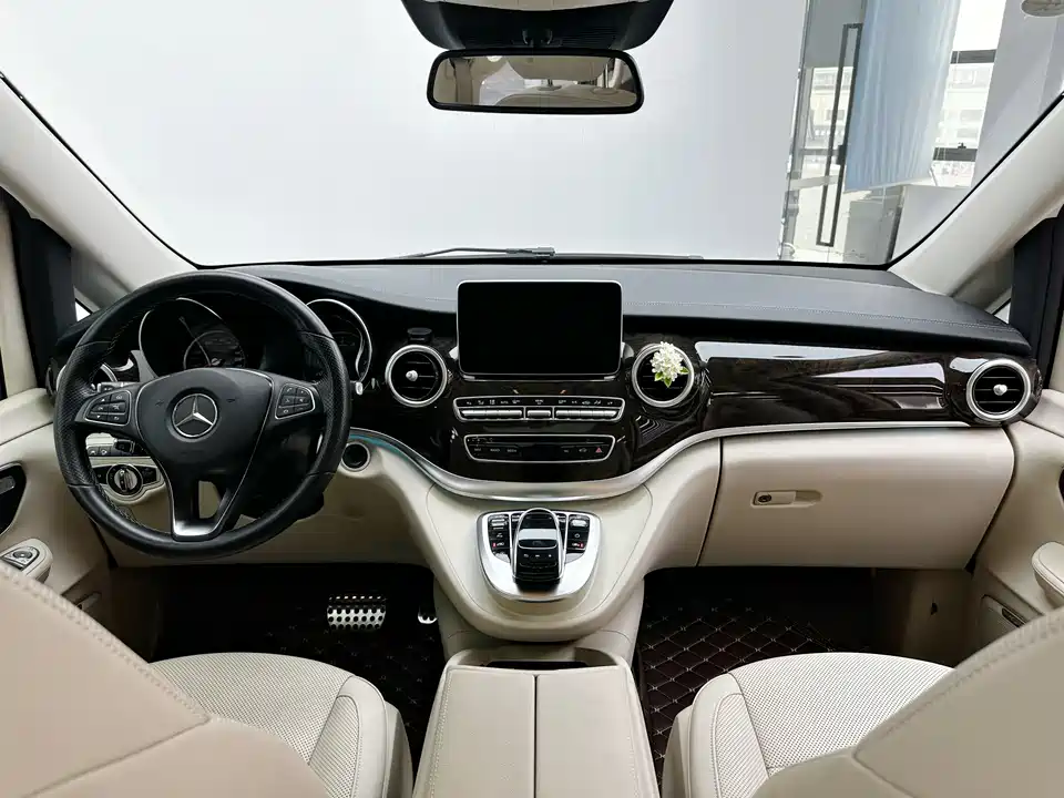 Mercedes-Benz V-class