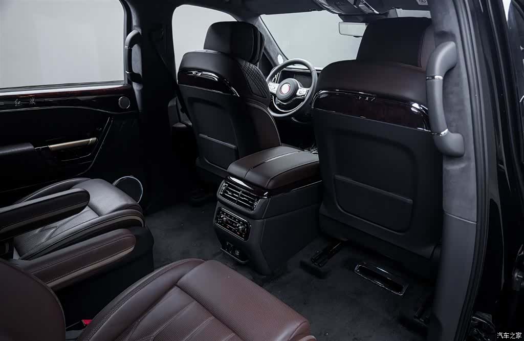Hongqi 6, 2026 21