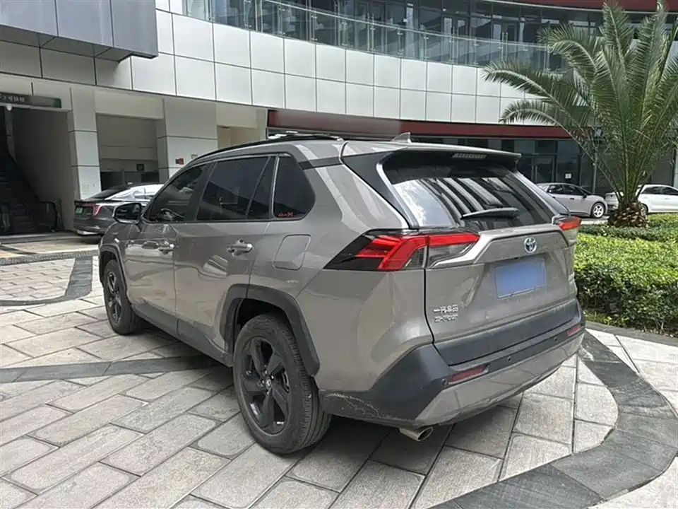 Toyota RAV4 Rongfang