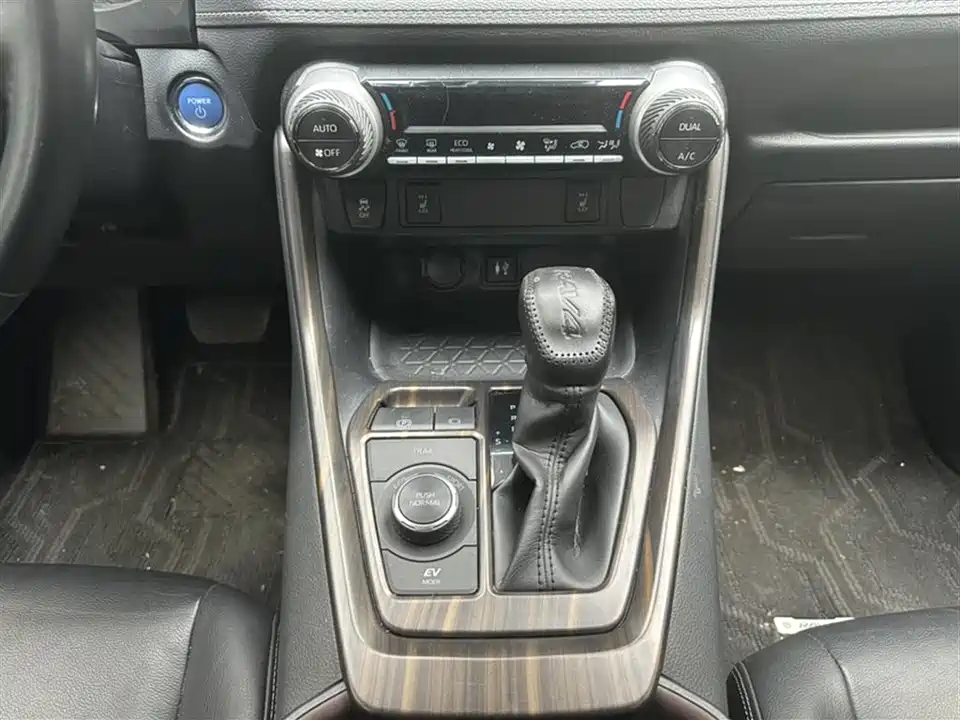 Toyota RAV4 Rongfang