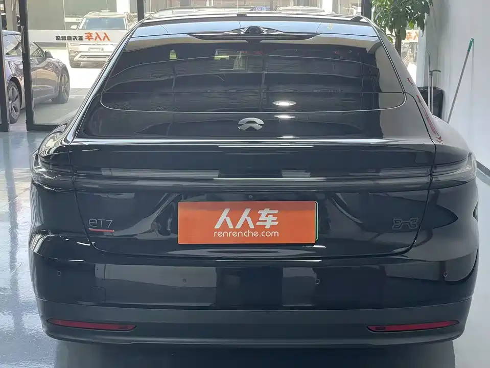 NIO ET7