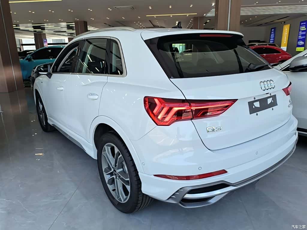 Audi Q3, 2023 все фото