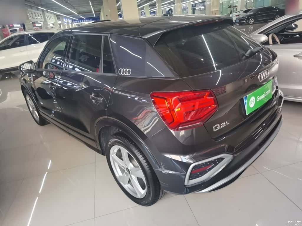 Audi Q2L, 2023 все фото