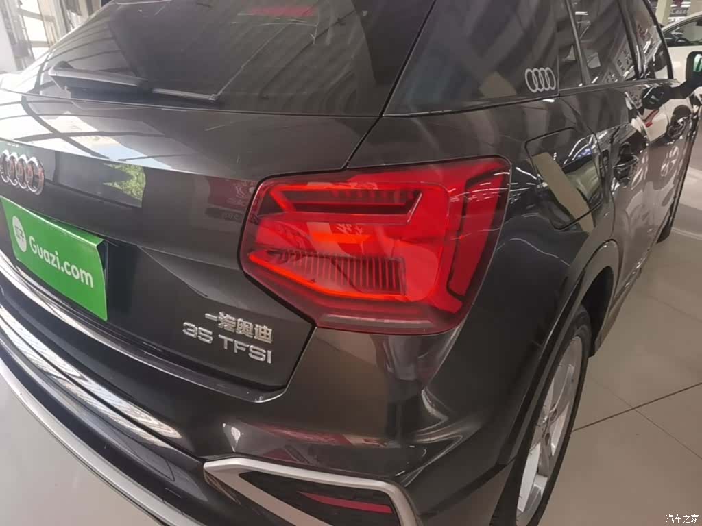 Audi Q2L, 2023 8