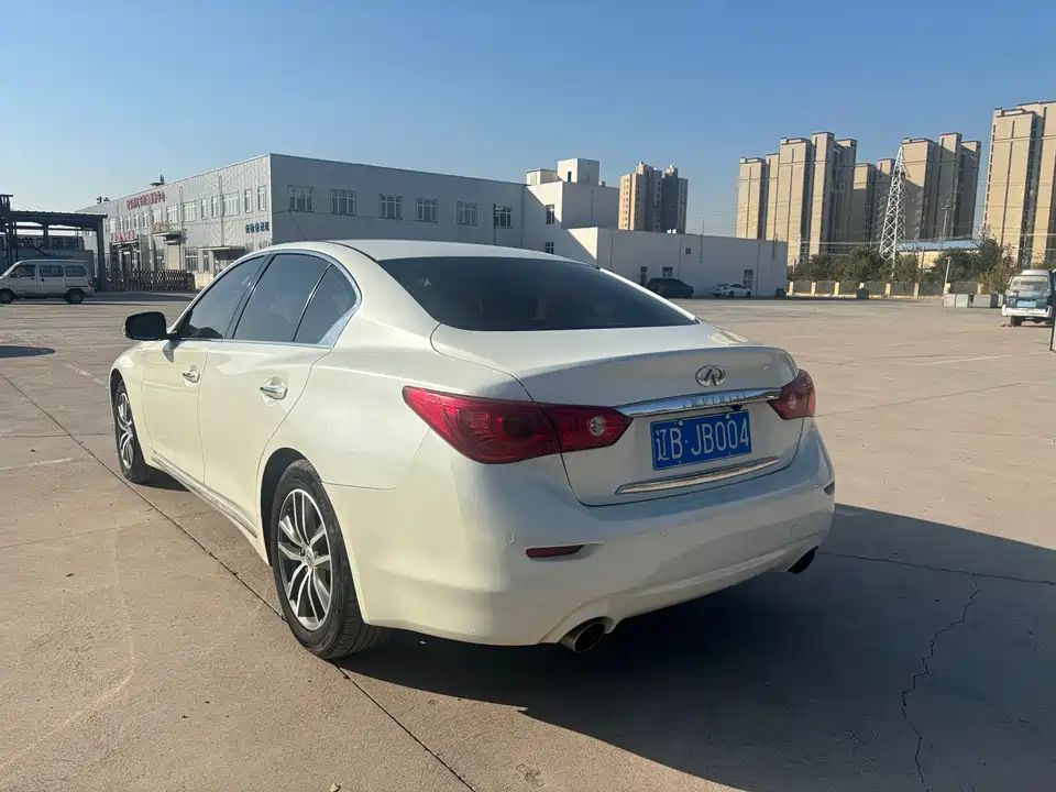 Infiniti Q50L