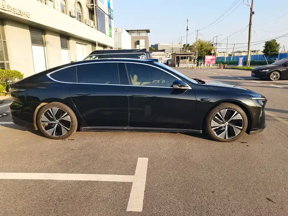 NIO ET7