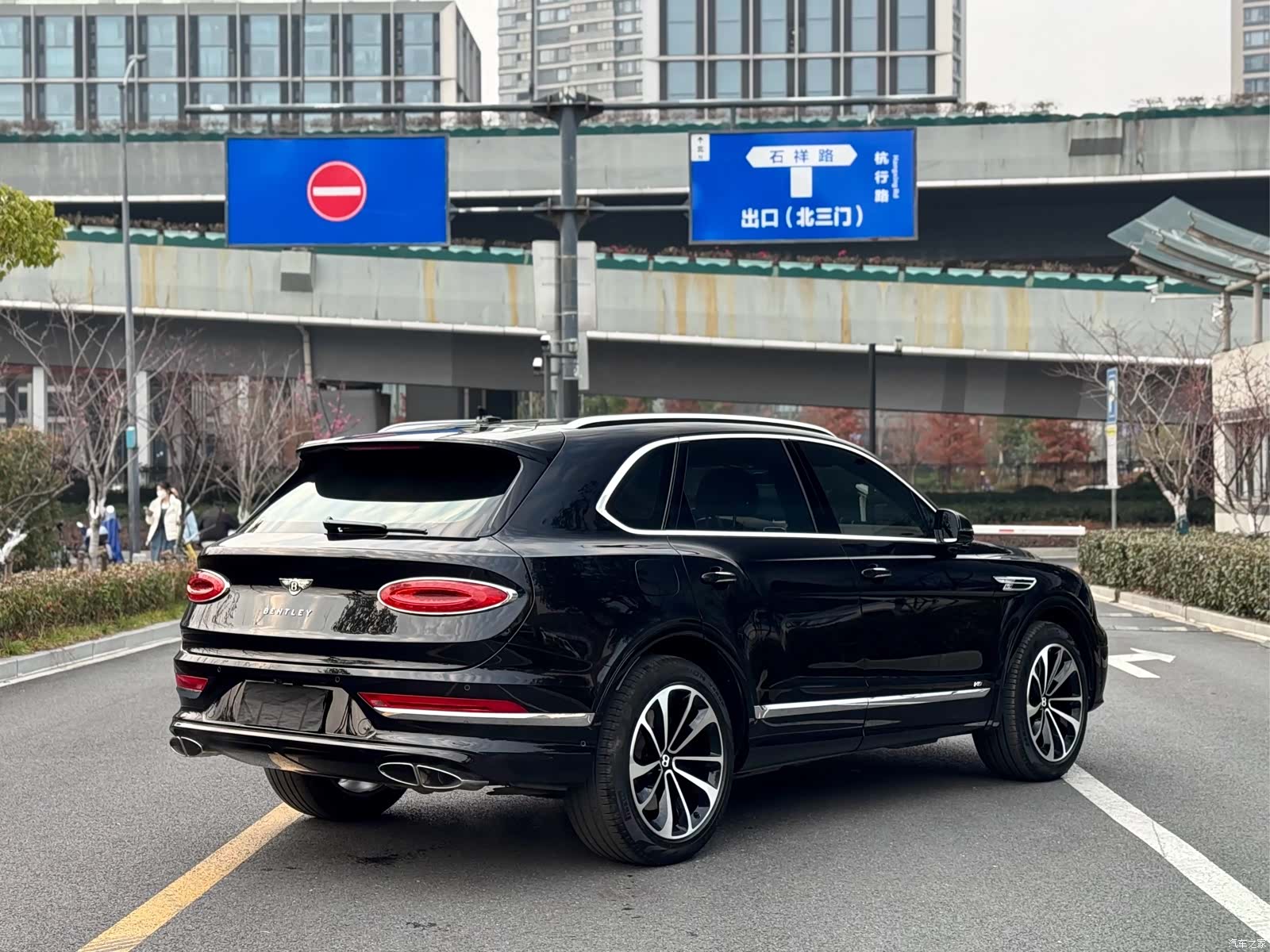 Bentley Bentayga, 2021 7