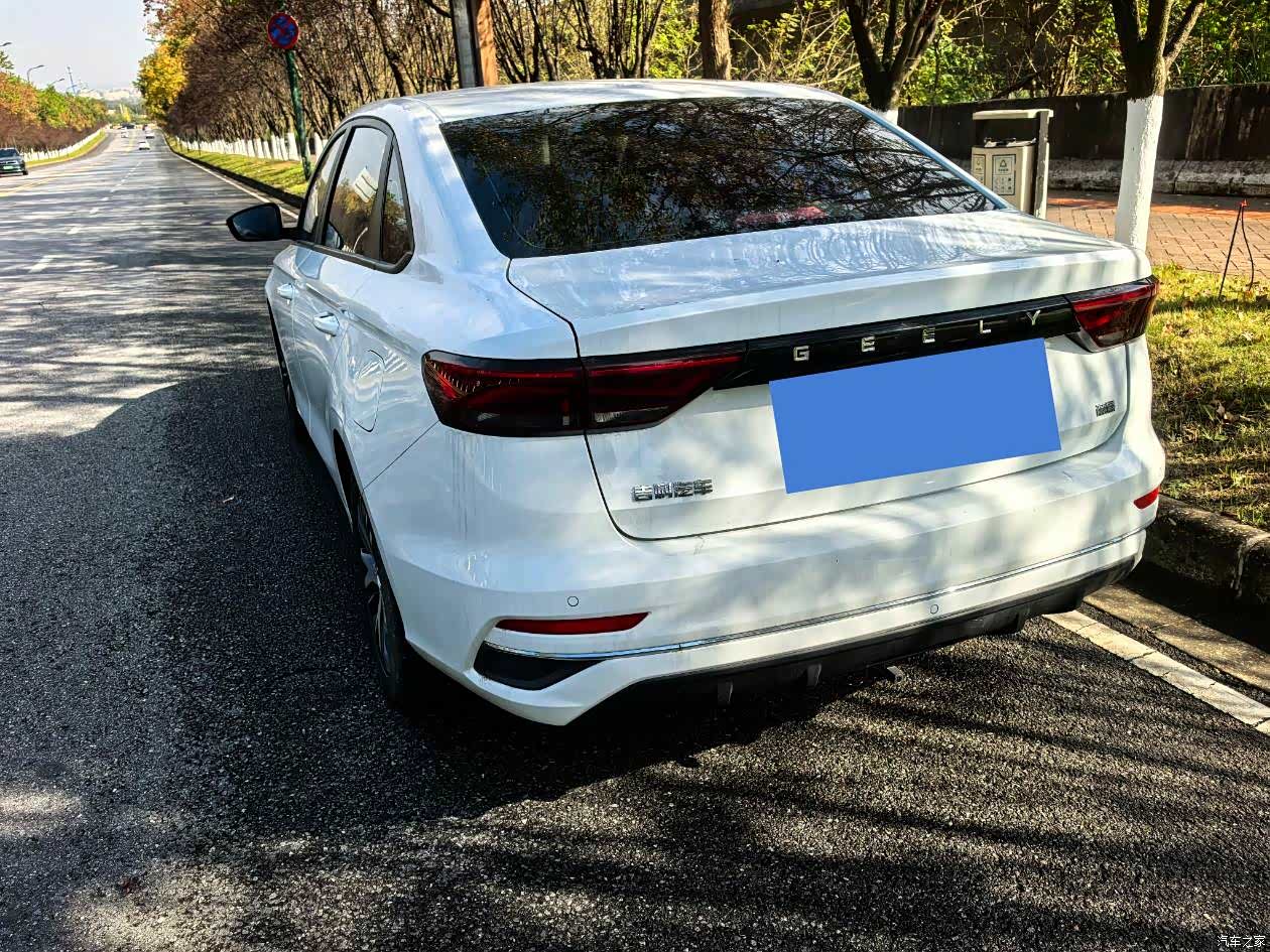 Geely Emgrand, 2023 3
