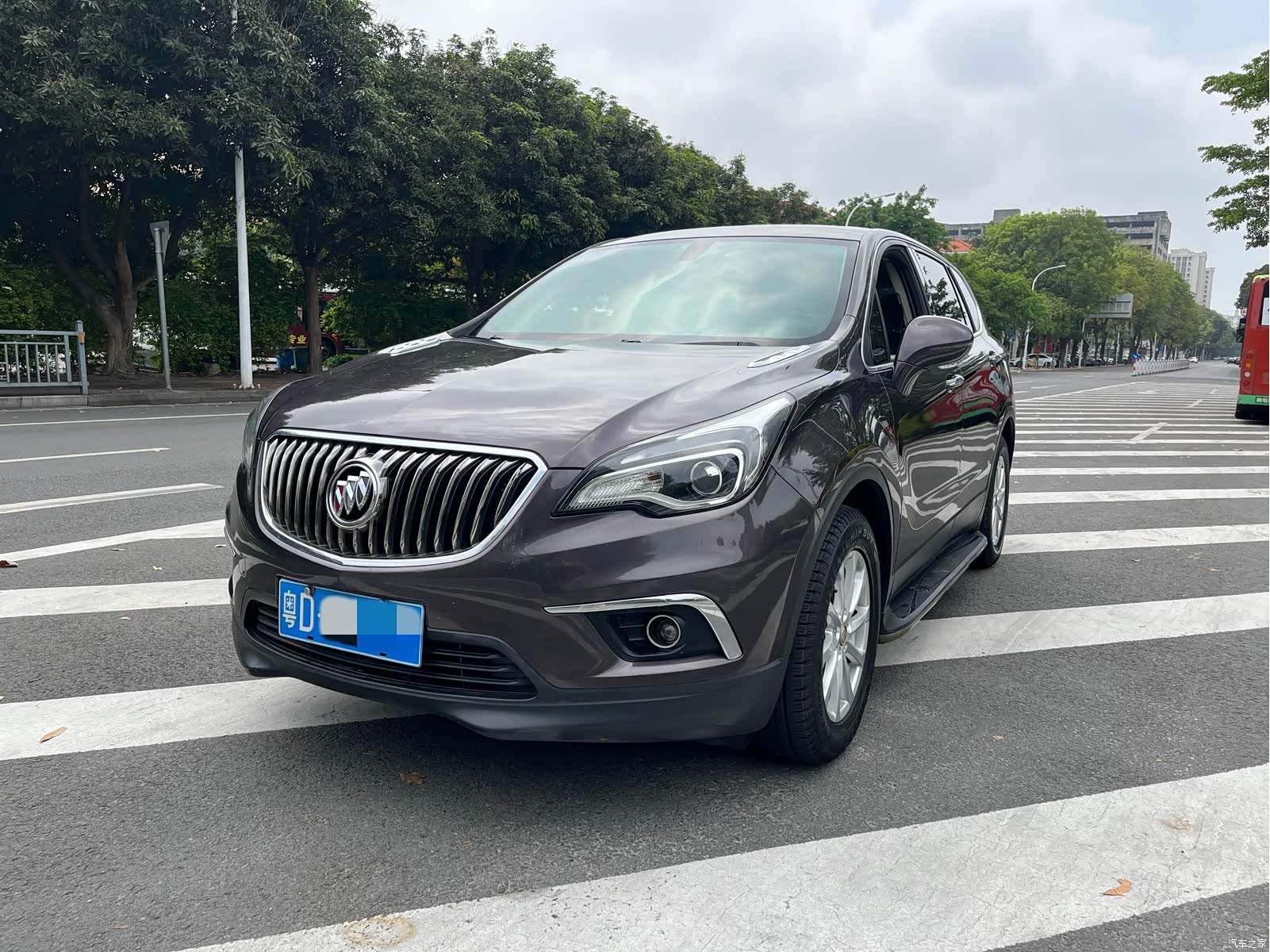 Buick Envision Plus, 2015 1