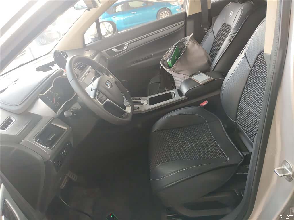 Geely Emgrand, 2018 11
