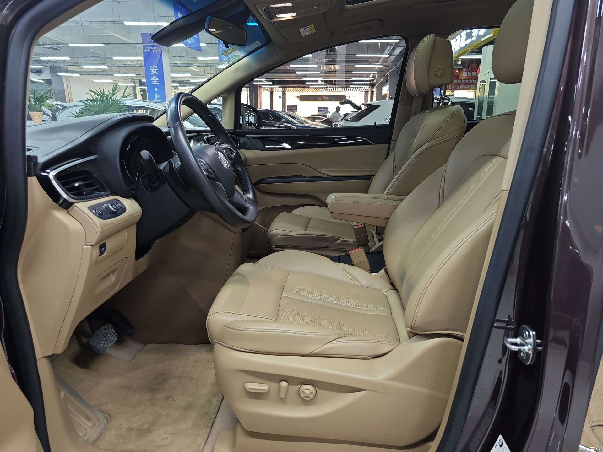 Buick GL8, 2020 все фото