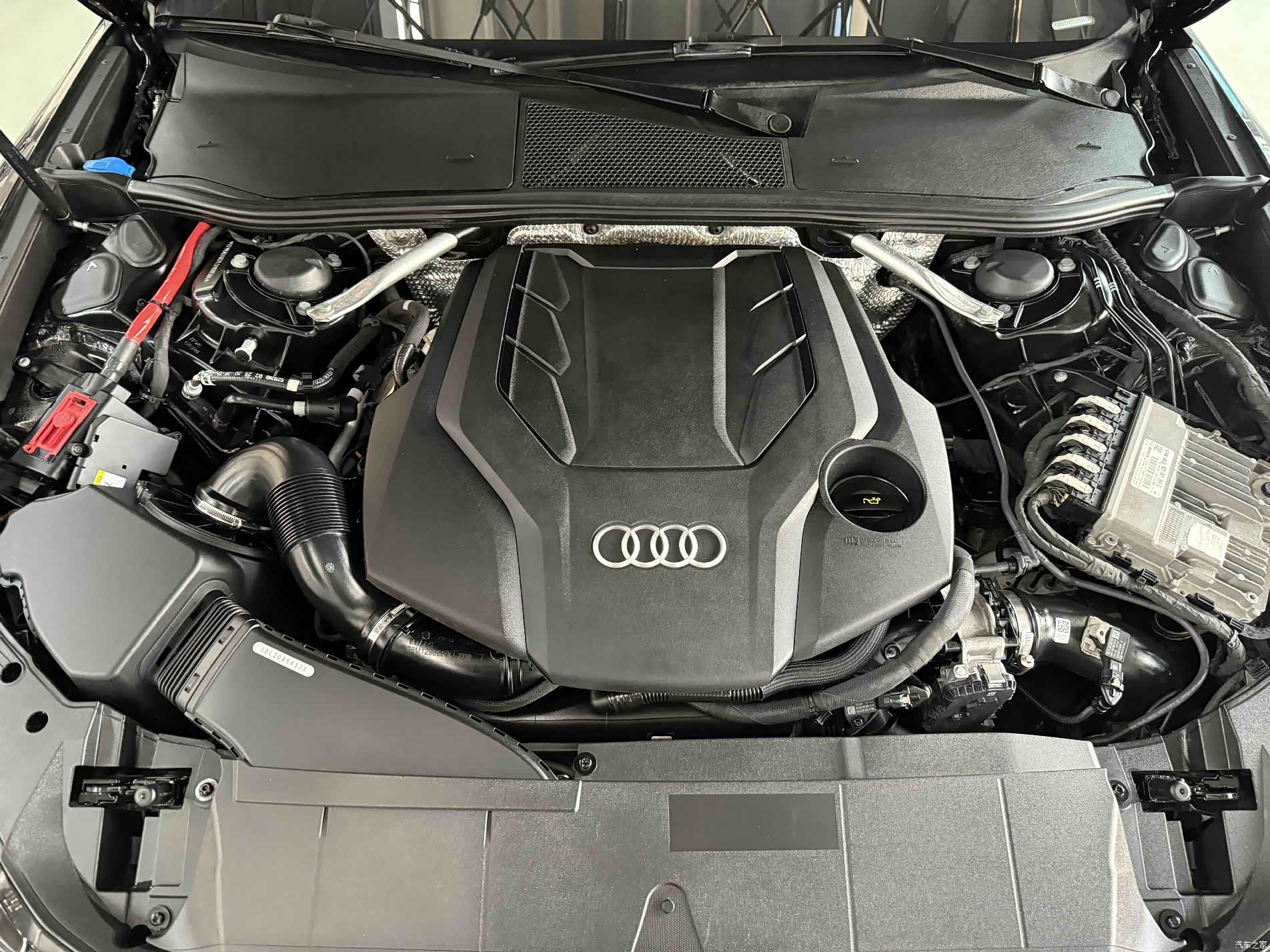 Audi A6L, 2021 все фото