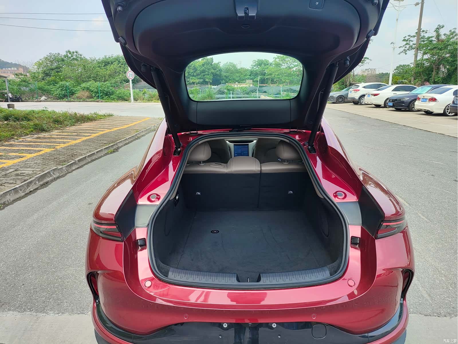IM Motors L6, 2025 14