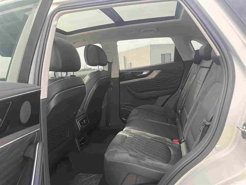 Hongqi HS5, 2022 6