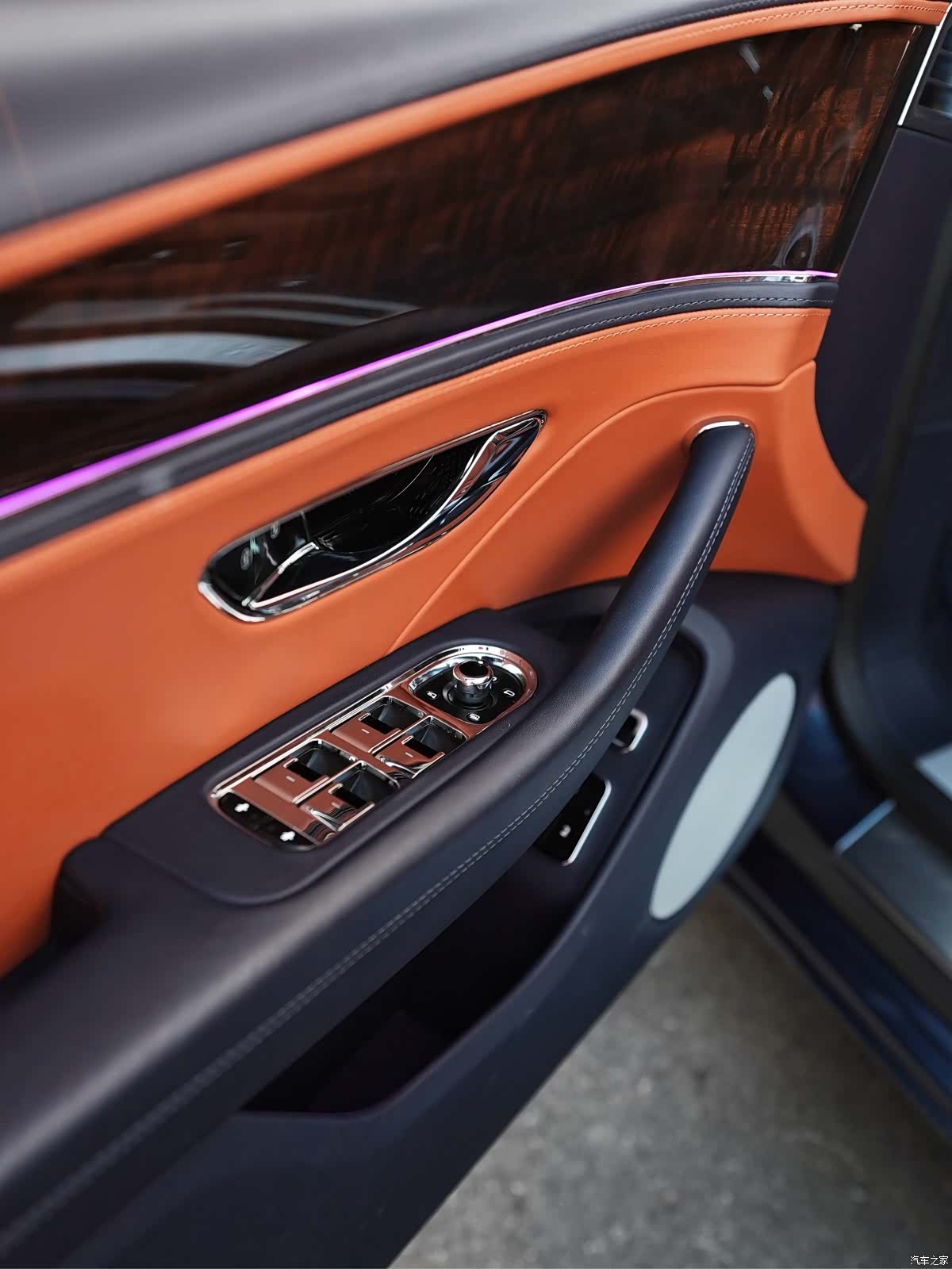 Bentley Flying Spur, 2020 23