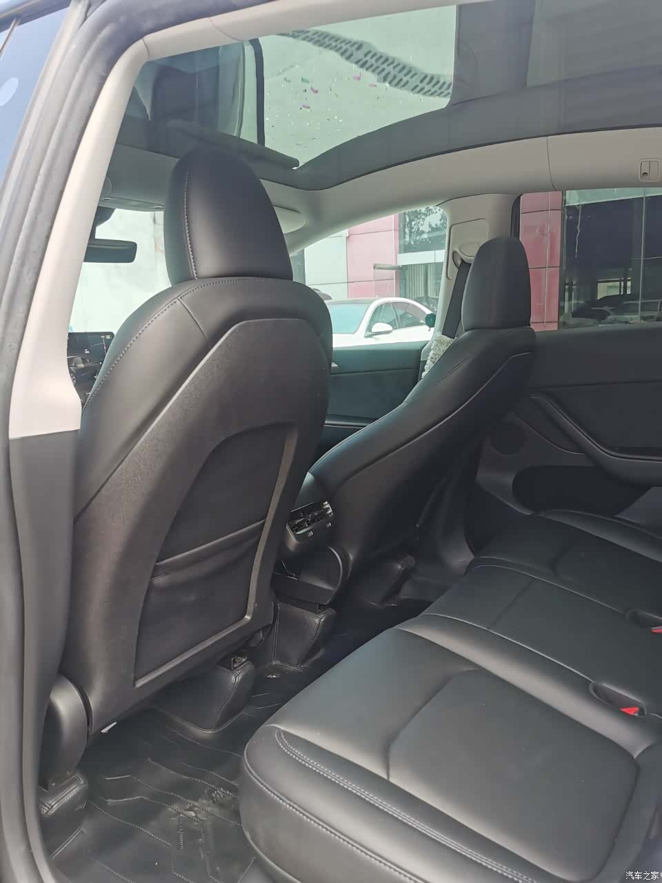 Tesla Model Y, 2023 8