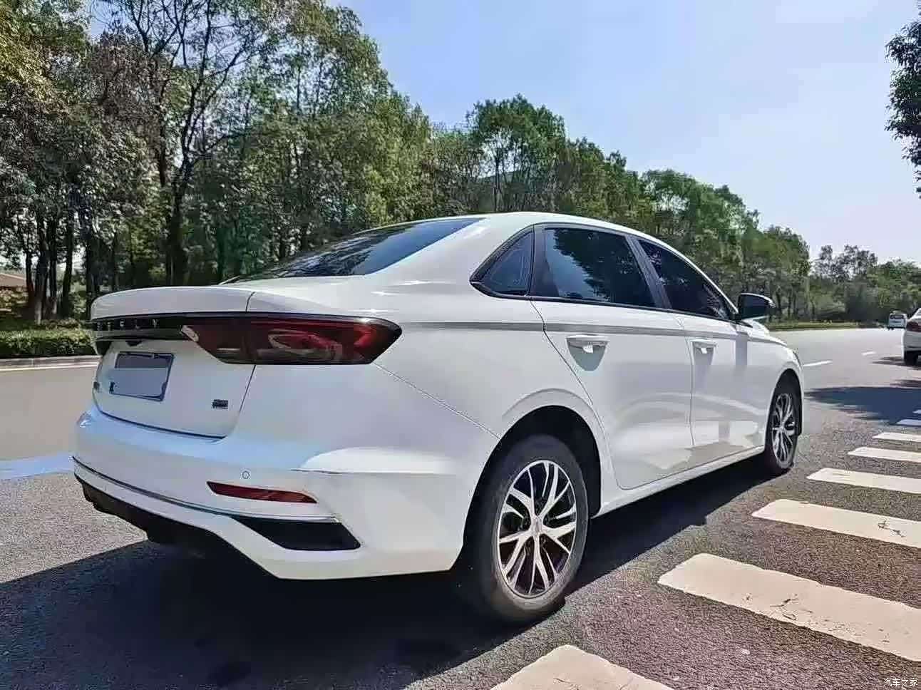 Geely Emgrand, 2023 9